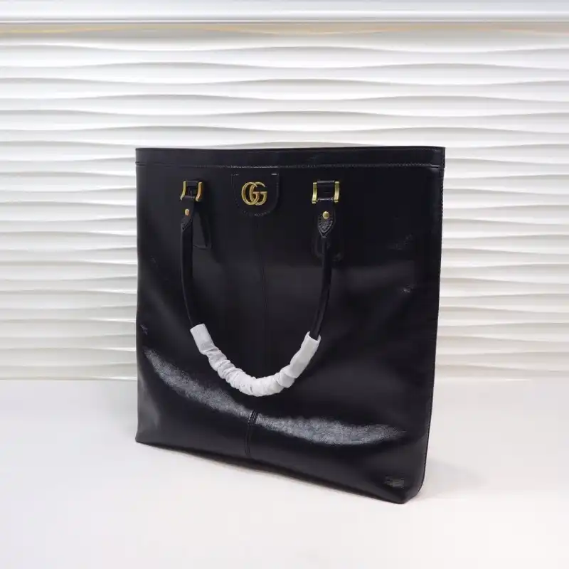 G*u*i bags 19b57g0105