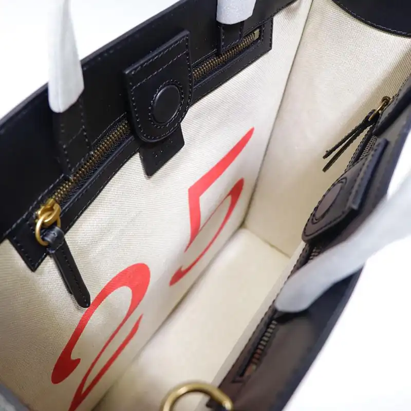 G*u*i tote bags 19gm0008