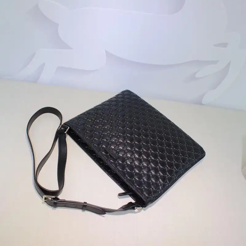 G*u*i messenger bags 19gm0032