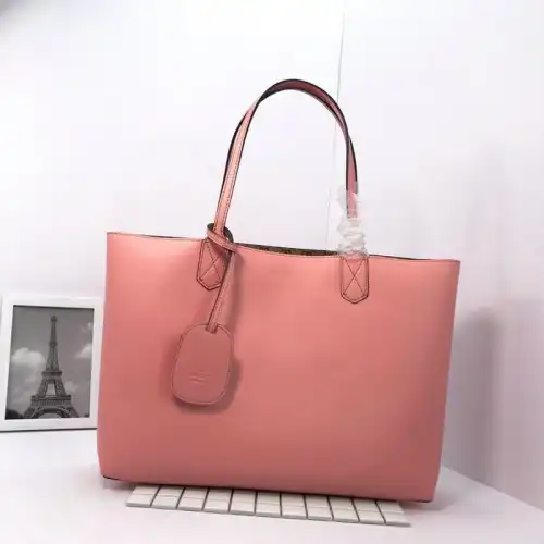 G*u*i bags 20b570077