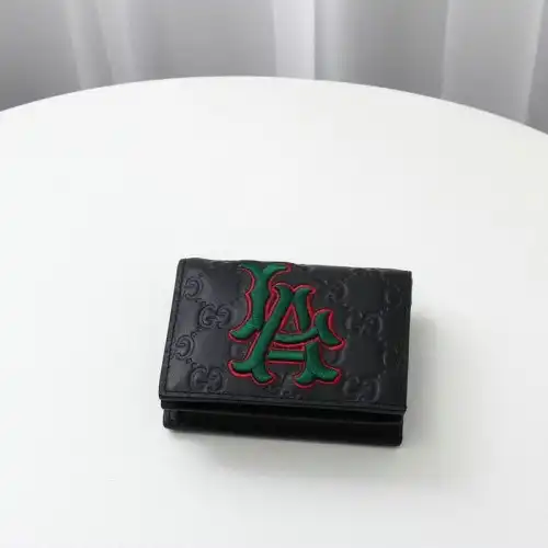 G*u*i bags 20b570281