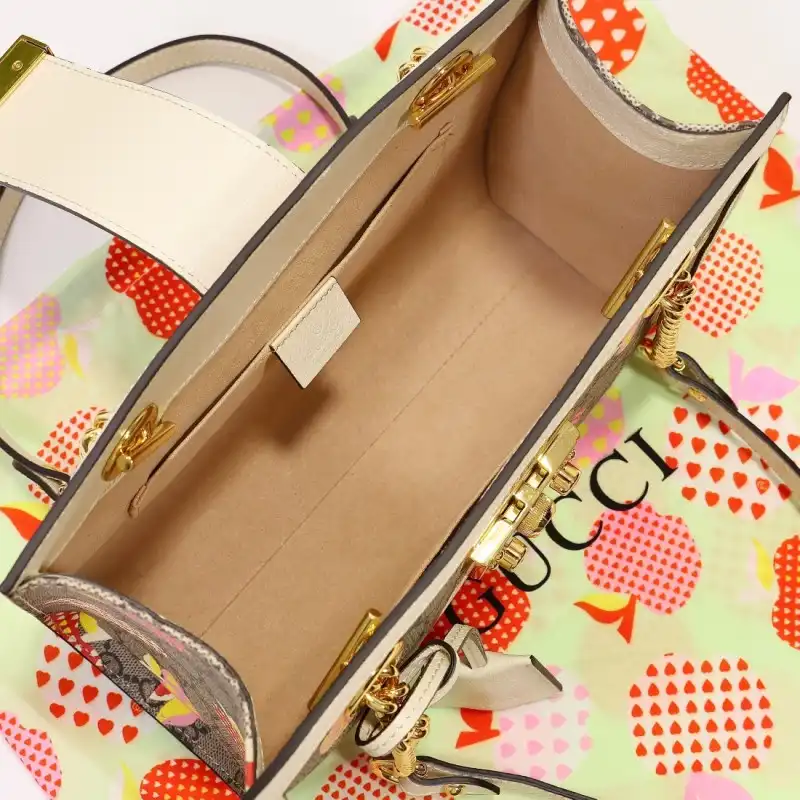 G*u*i s bags 2108dj0046