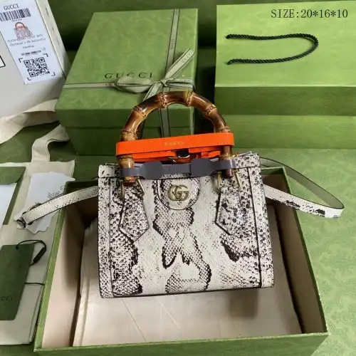 G*u*i s bags 2108ya0019