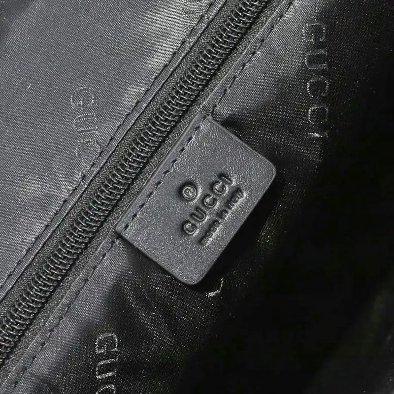 G*u*i s bags 2110yz0010