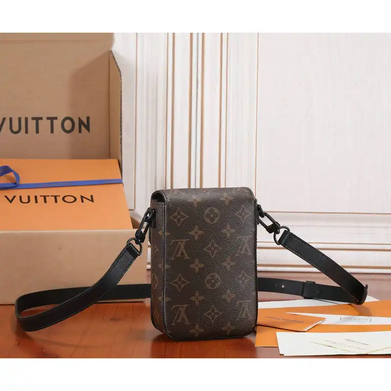 LV Bag 2207YA0004
