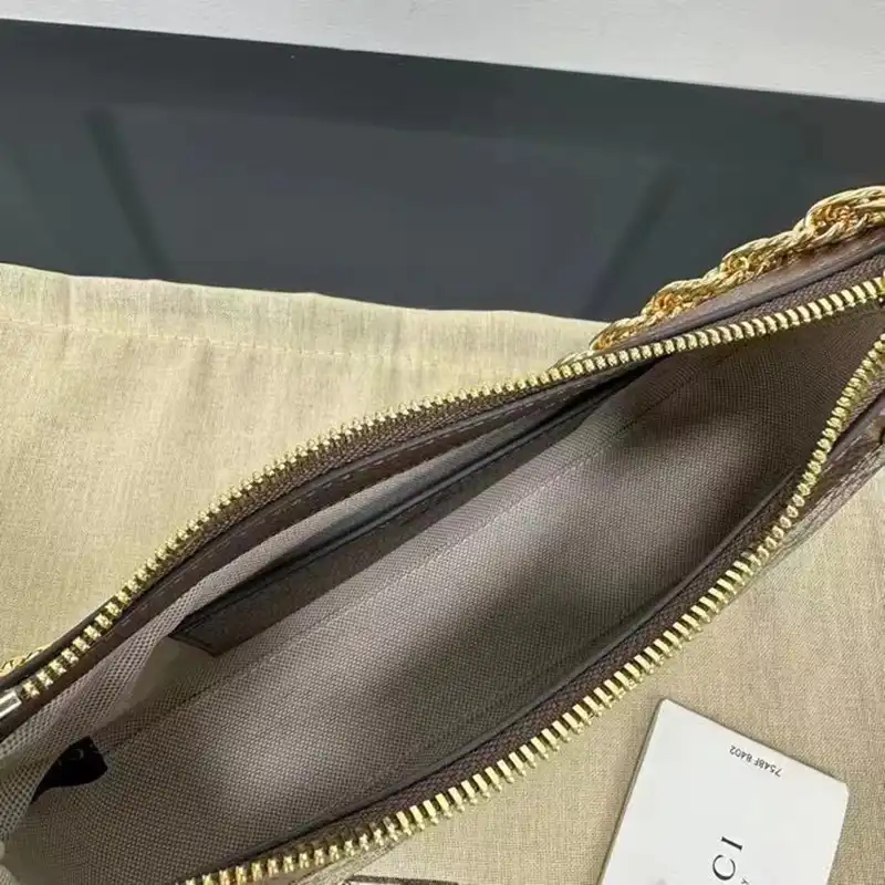 G*u*i bag 2402ht0009