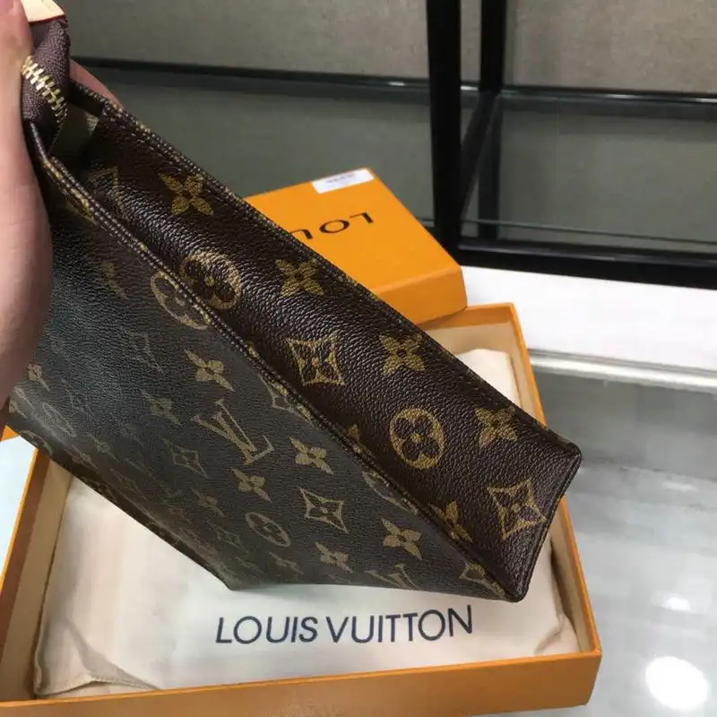LV Bags 19T1L0234
