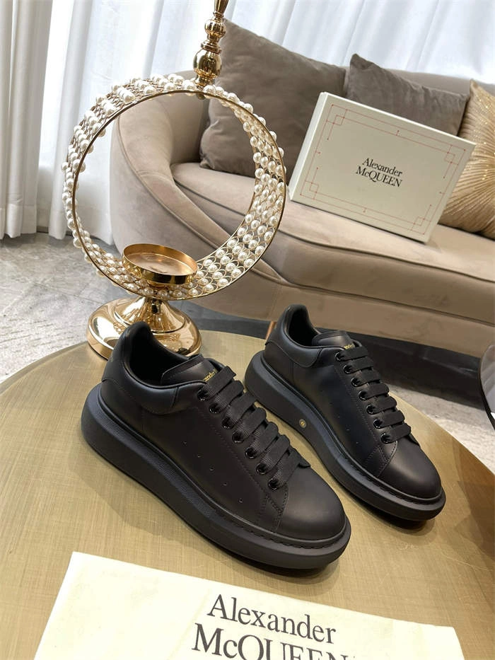 Alexander McQueen Oversized Reliable 2582
