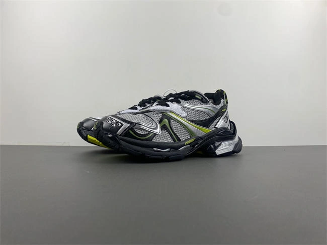 Balenciaga  779066-W3RBXP- TravelReady 4300