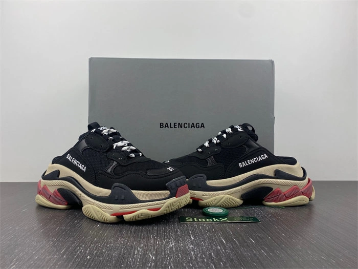 SoftTouch Balenciaga 755687 W3SM1 4373