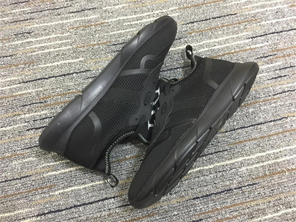 Sleek Dior Sneaker 1271