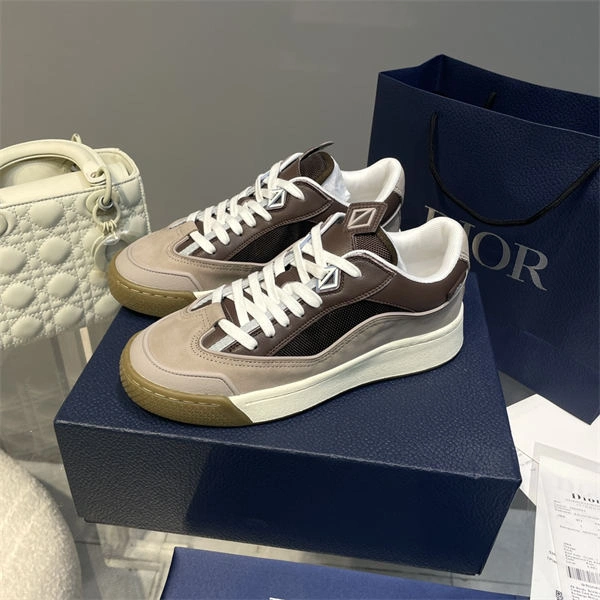 TimelessDesign Dr x Travis Scott Sneaker 1429