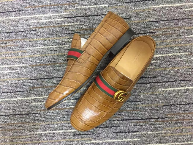 G*u*i loafer compact 310