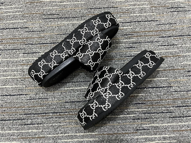 youthful G*u*i side women 472