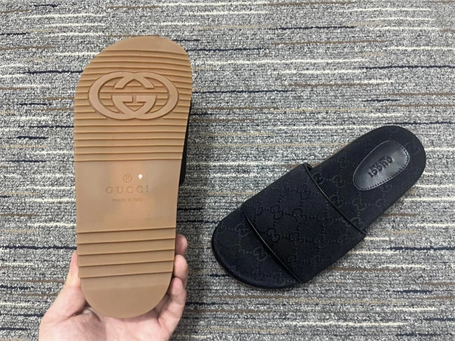 G*u*i side women neat 458