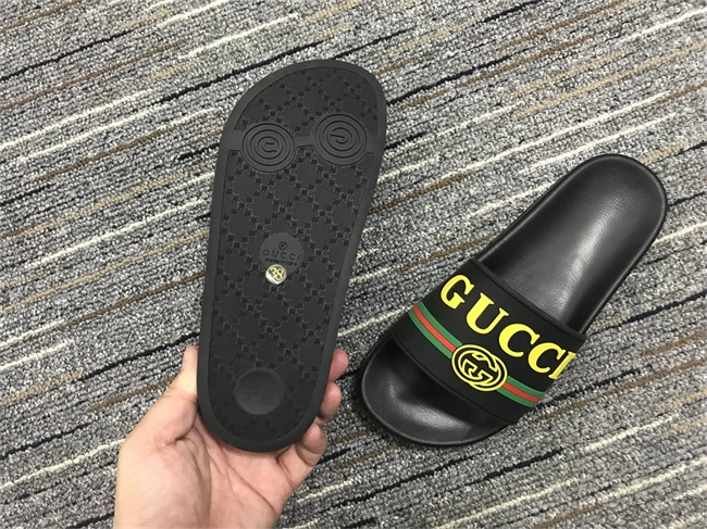 G*u*i slide durable 448