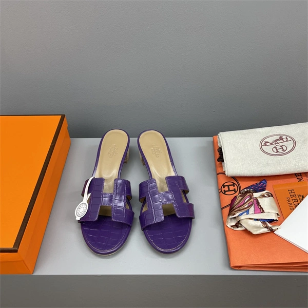 Timeless H Slipper 2385