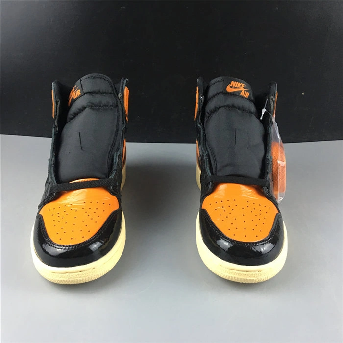 Sophisticated Jordan1 Retro Shattered Backboard 555088- 3772