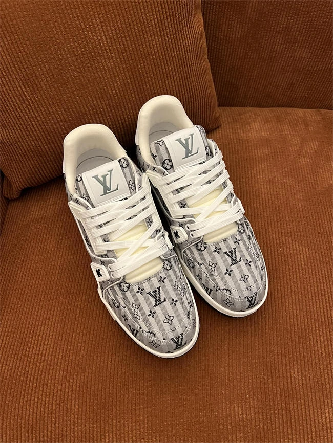 Elegant Lv Trainer Sneaker 2080