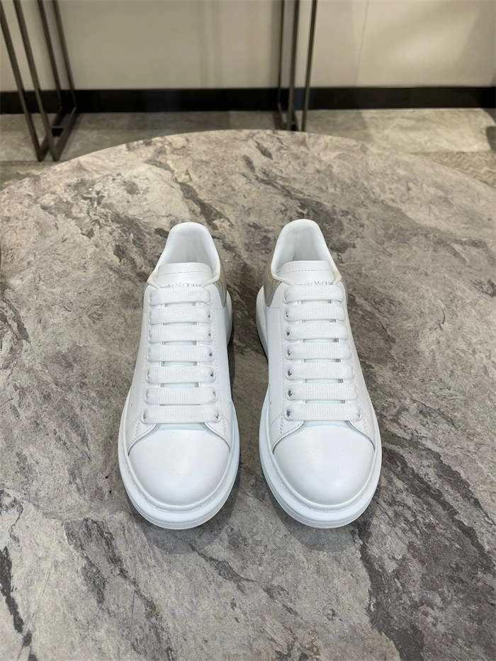 Mc Queen Comfortable 2541