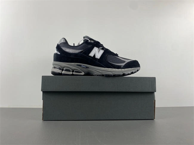 GoodFit New Balance 2002R Black Dark Grey White M2002RR 5825