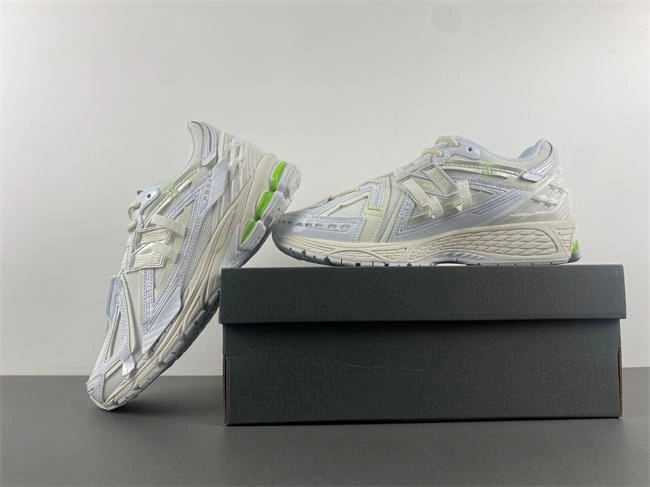 New Balance White light green U1906AE Cozy 5823
