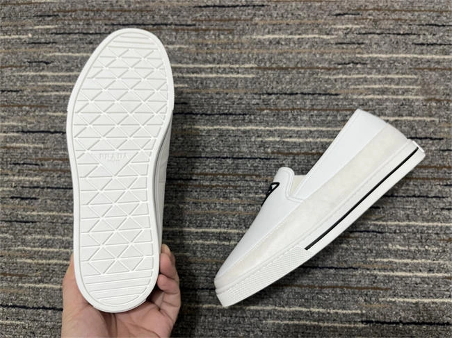 Prada Leather Sneaker Comfortable 3316