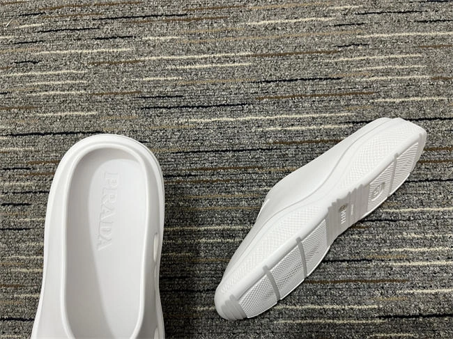 WrinkleFree Prada Slipper 3347